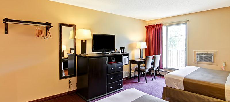Econo Lodge *